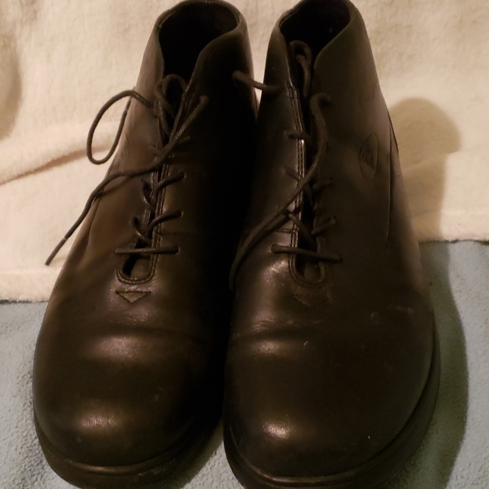 Boots - Picture 4 of 8